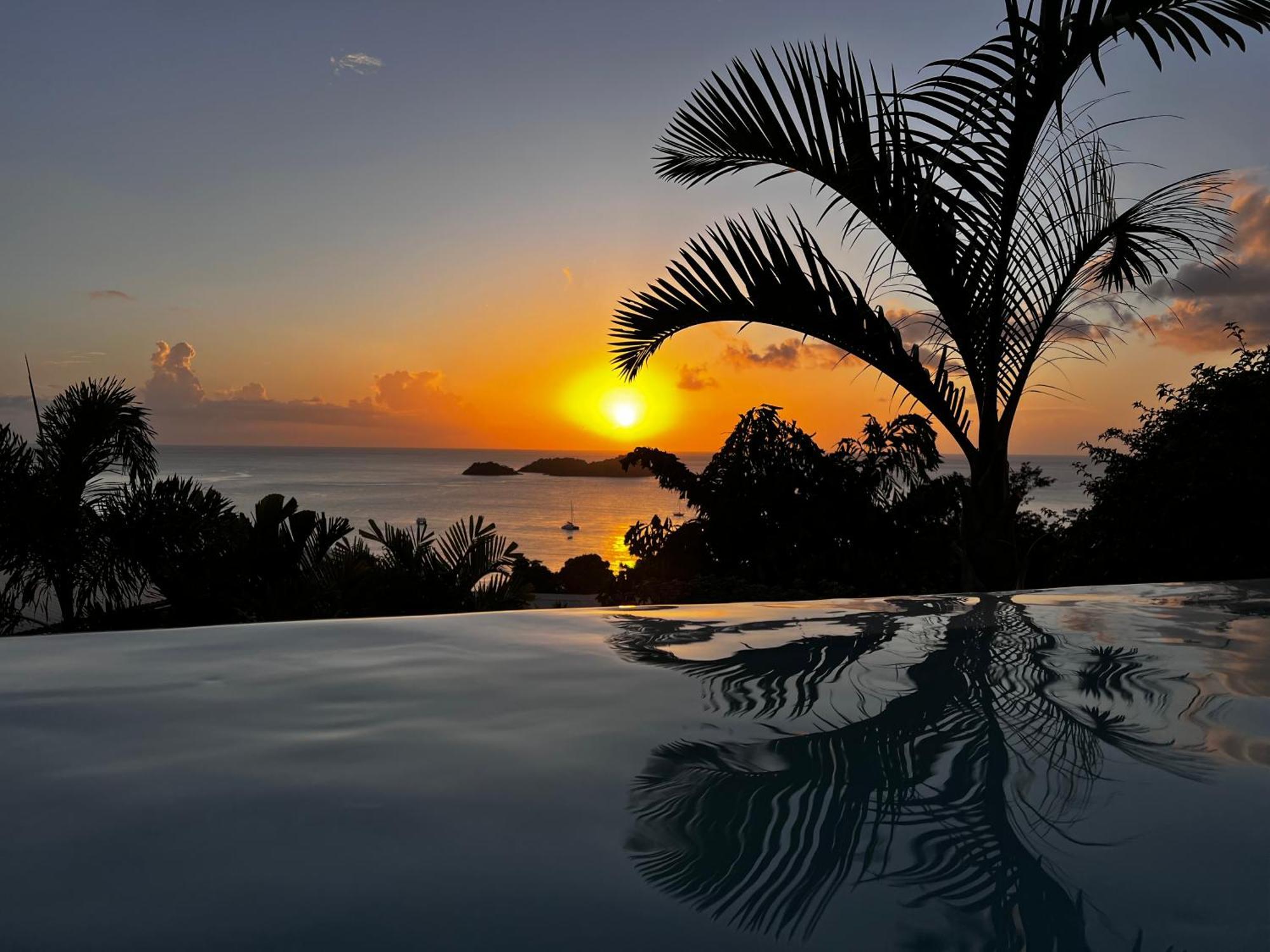 Sunset Palm - Villa Creole Avec Piscine Face Au Coucher De Soleil Et A La Reserve Cousteau Bouillante Luaran gambar